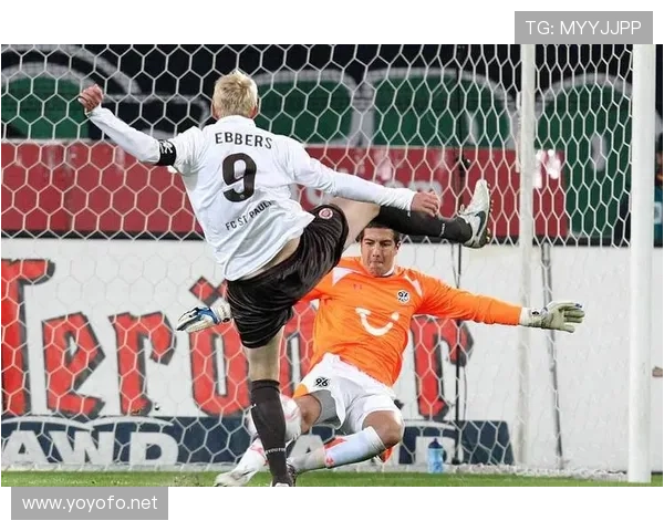 拜仁轮换效果不佳，多线作战压力下球队稳定性面临考验