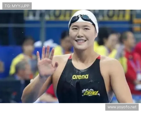 叶诗文的生活真和泳池外判若两人，这得多闷啊…