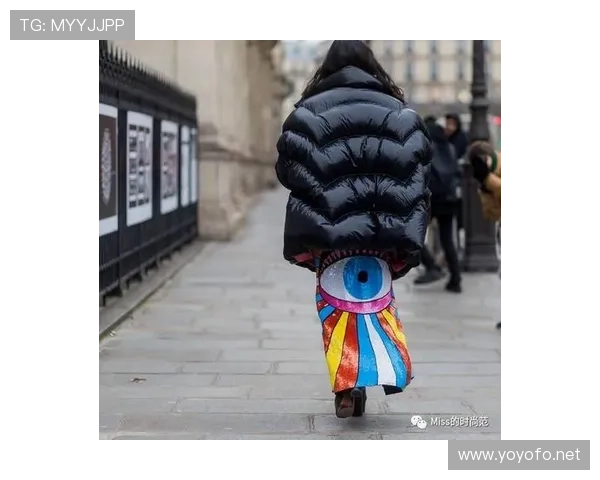 娜奥米·大阪今天又穿彩虹鞋出门，街头瞬间变明星红毯，普通人真养不起她这档次生活！