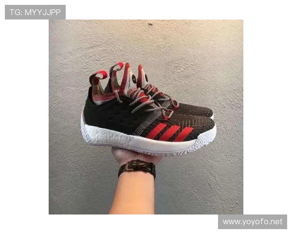 我去，梁伟铿那双球鞋标签比我一年的房租还贵