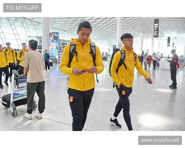 张玉宁又换包了，那只随手拎的包够我存三年房贷