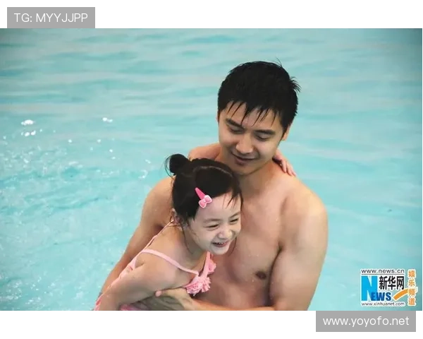 田亮家里游泳池比我家马桶都宽敞，这日常真是看着就犯怵